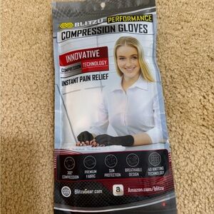 New Blitzu Black Compression Gloves